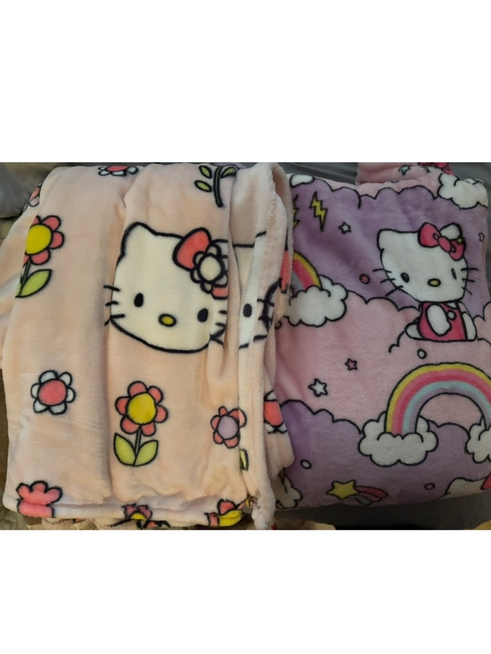 Hello kitty blanket bundle
